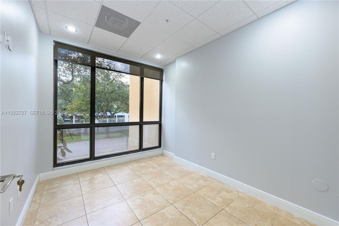 В аренду: $33 (0 спален, 0 ванн, 0 Квадратных фут)