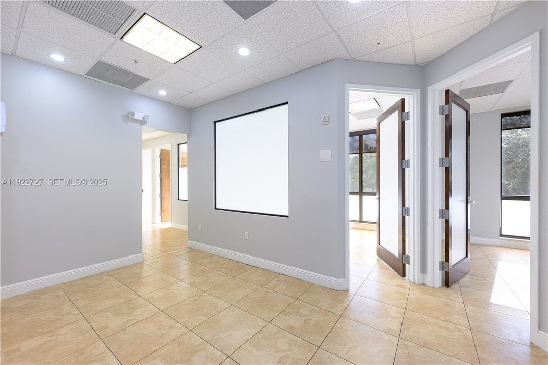 В аренду: $33 (0 спален, 0 ванн, 0 Квадратных фут)