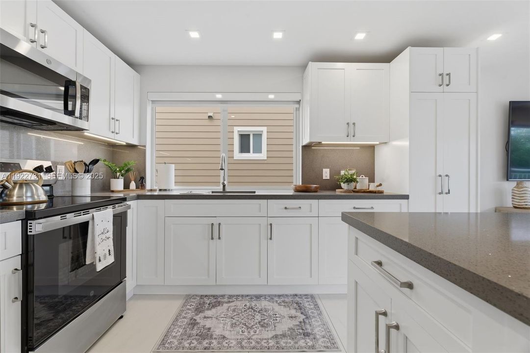 На продажу: $1,350,000 (4 спален, 3 ванн, 1544 Квадратных фут)