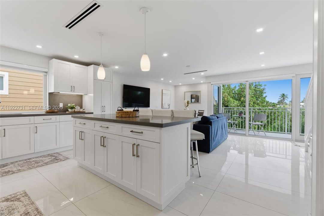 На продажу: $1,350,000 (4 спален, 3 ванн, 1544 Квадратных фут)