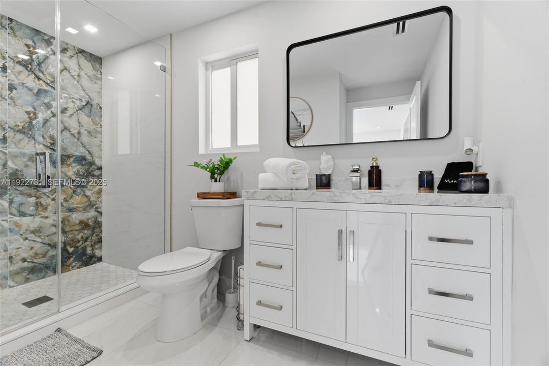 На продажу: $1,350,000 (4 спален, 3 ванн, 1544 Квадратных фут)