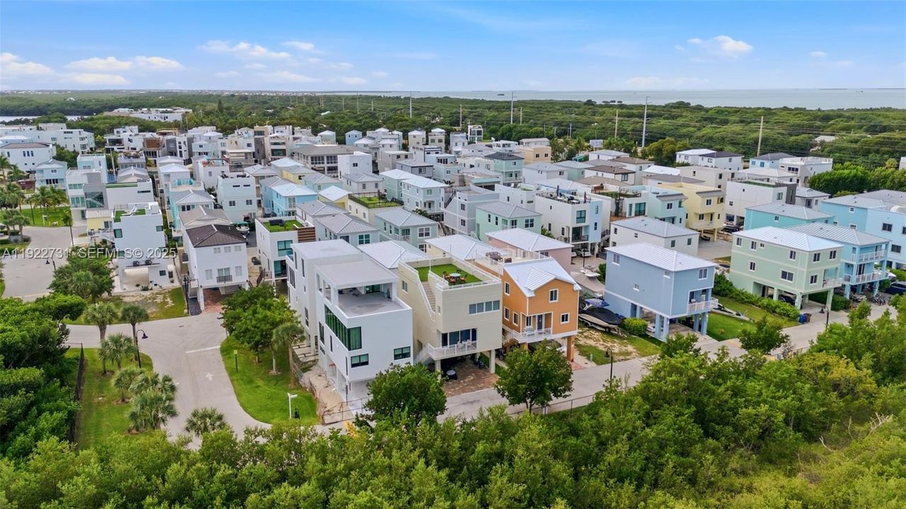 На продажу: $1,350,000 (4 спален, 3 ванн, 1544 Квадратных фут)