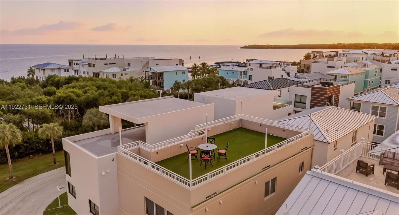 На продажу: $1,350,000 (4 спален, 3 ванн, 1544 Квадратных фут)