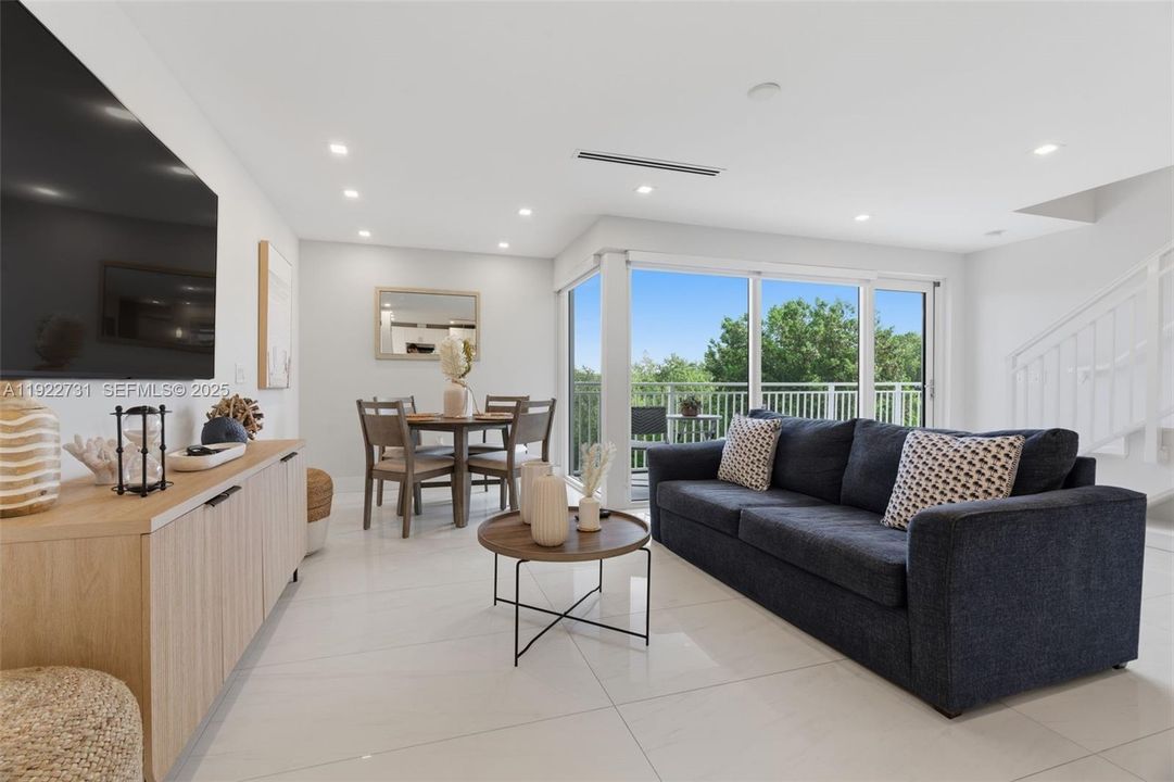 На продажу: $1,350,000 (4 спален, 3 ванн, 1544 Квадратных фут)