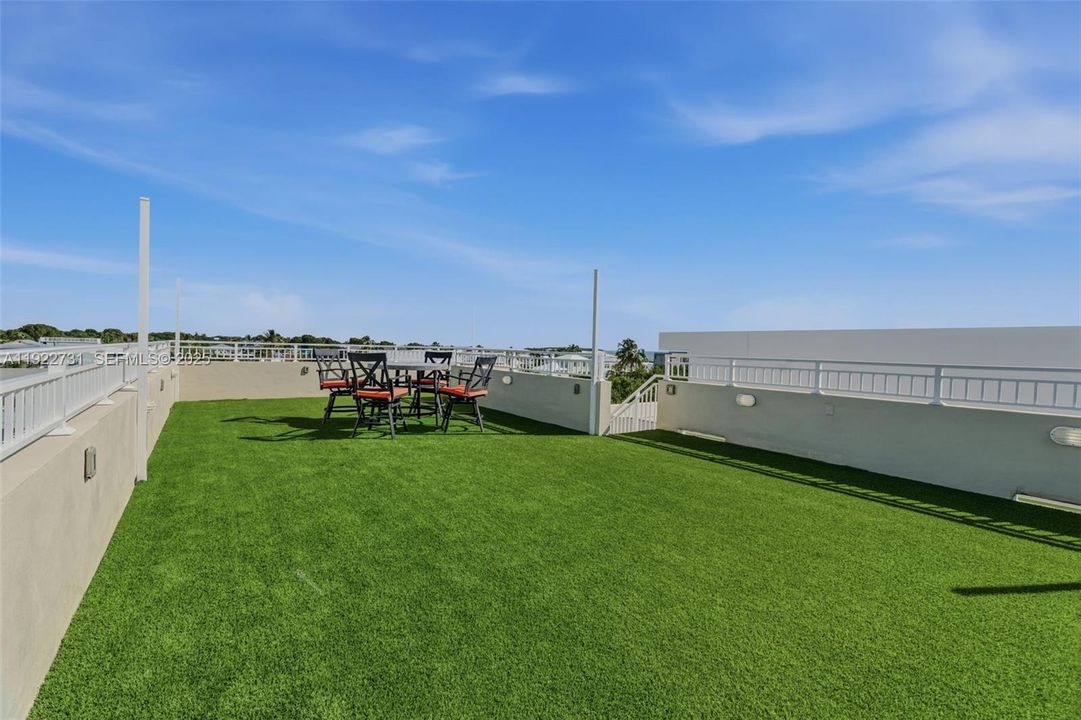 На продажу: $1,350,000 (4 спален, 3 ванн, 1544 Квадратных фут)