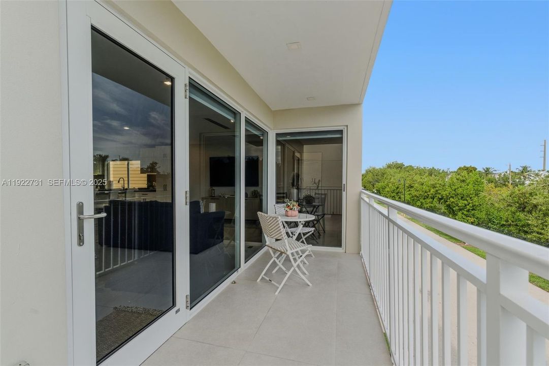 На продажу: $1,350,000 (4 спален, 3 ванн, 1544 Квадратных фут)