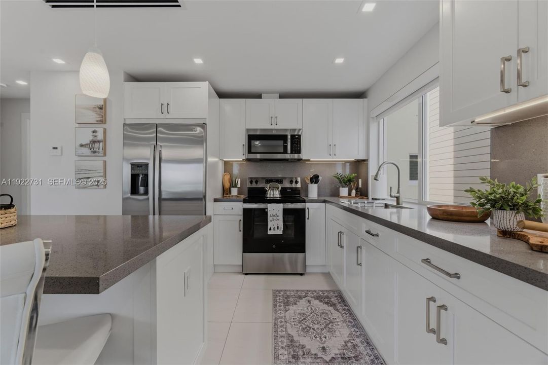 На продажу: $1,350,000 (4 спален, 3 ванн, 1544 Квадратных фут)