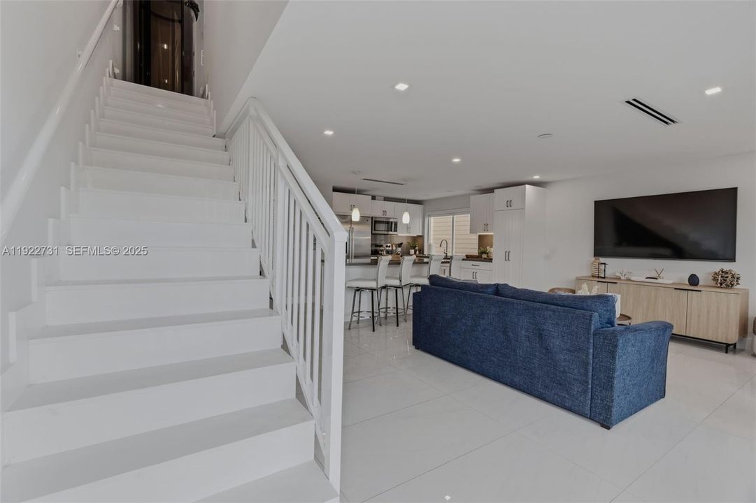 На продажу: $1,350,000 (4 спален, 3 ванн, 1544 Квадратных фут)