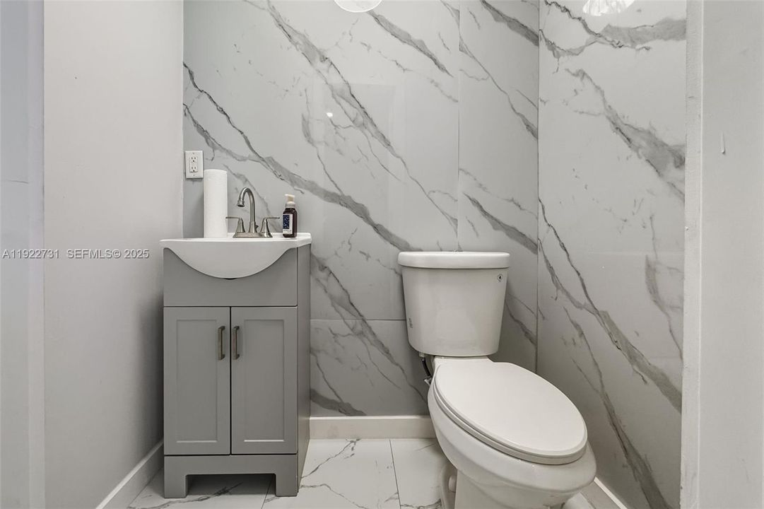 На продажу: $1,350,000 (4 спален, 3 ванн, 1544 Квадратных фут)