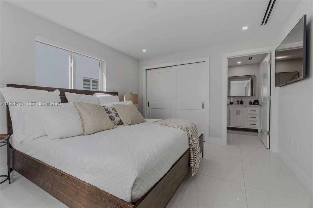 На продажу: $1,350,000 (4 спален, 3 ванн, 1544 Квадратных фут)