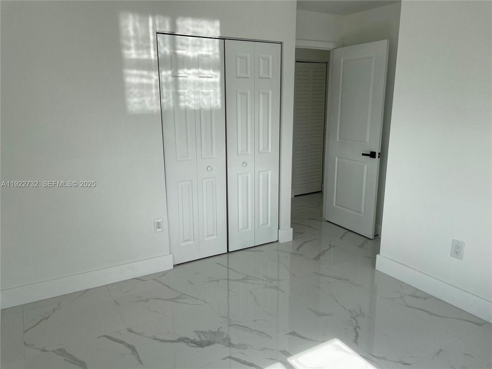 合同活跃: $535,000 (3 贝兹, 1 浴室, 984 平方英尺)