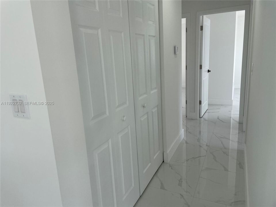 合同活跃: $535,000 (3 贝兹, 1 浴室, 984 平方英尺)