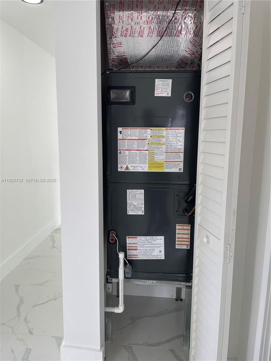 合同活跃: $535,000 (3 贝兹, 1 浴室, 984 平方英尺)