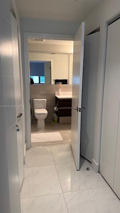 For Rent: $3,650 (1 beds, 1 baths, 681 Square Feet)