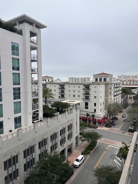 For Rent: $3,650 (1 beds, 1 baths, 681 Square Feet)