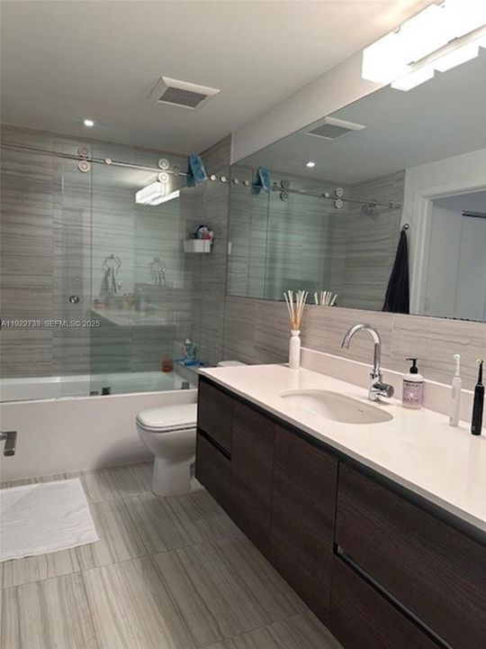 For Rent: $3,650 (1 beds, 1 baths, 681 Square Feet)