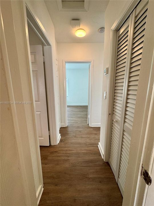 For Rent: $2,450 (2 beds, 1 baths, 800 Square Feet)