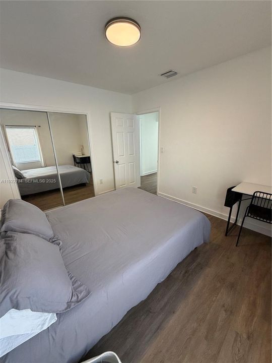 For Rent: $2,450 (2 beds, 1 baths, 800 Square Feet)