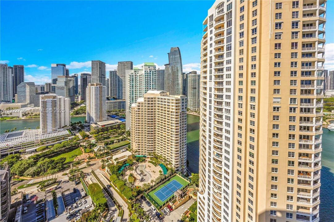 For Rent: $4,300 (1 beds, 1 baths, 959 Square Feet)