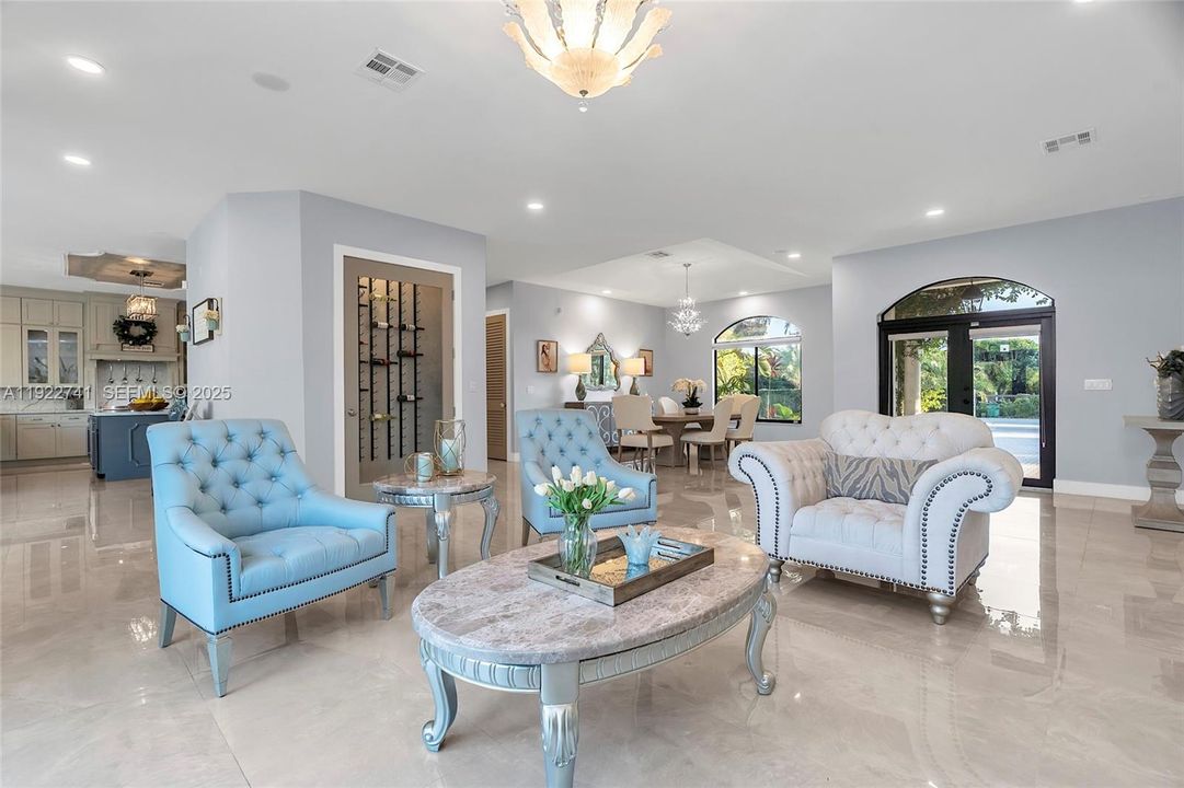 На продажу: $2,199,000 (4 спален, 3 ванн, 4356 Квадратных фут)