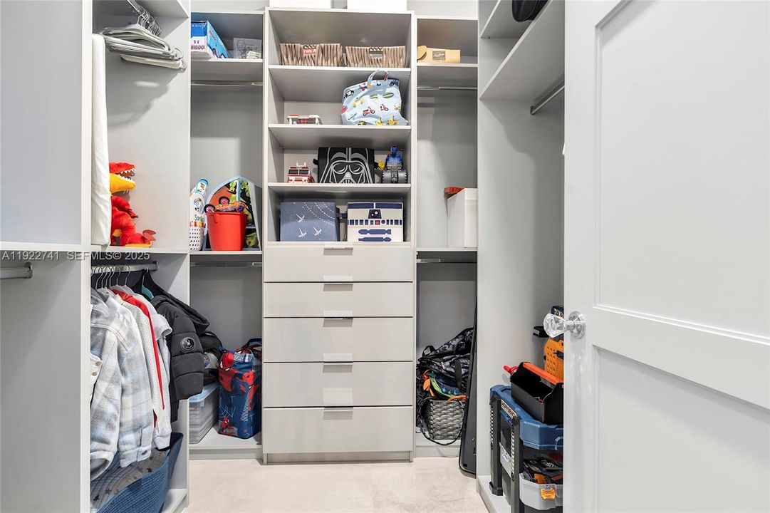 На продажу: $2,199,000 (4 спален, 3 ванн, 4356 Квадратных фут)