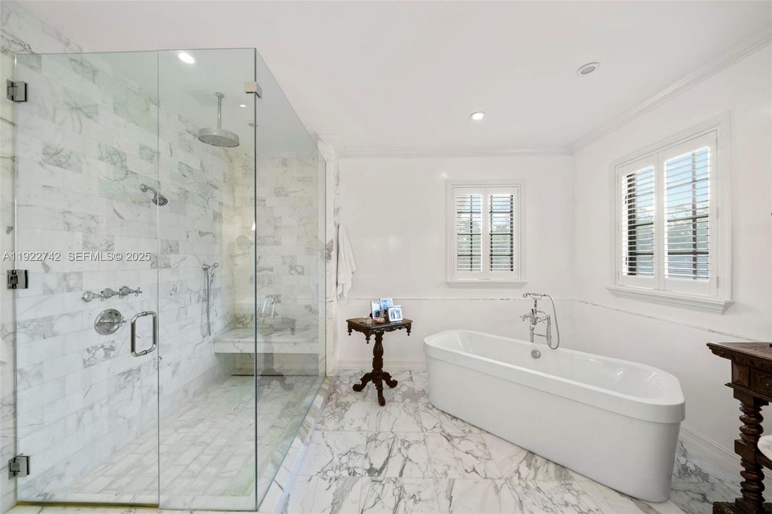 For Sale: $6,495,000 (7 beds, 7 baths, 7046 Square Feet)