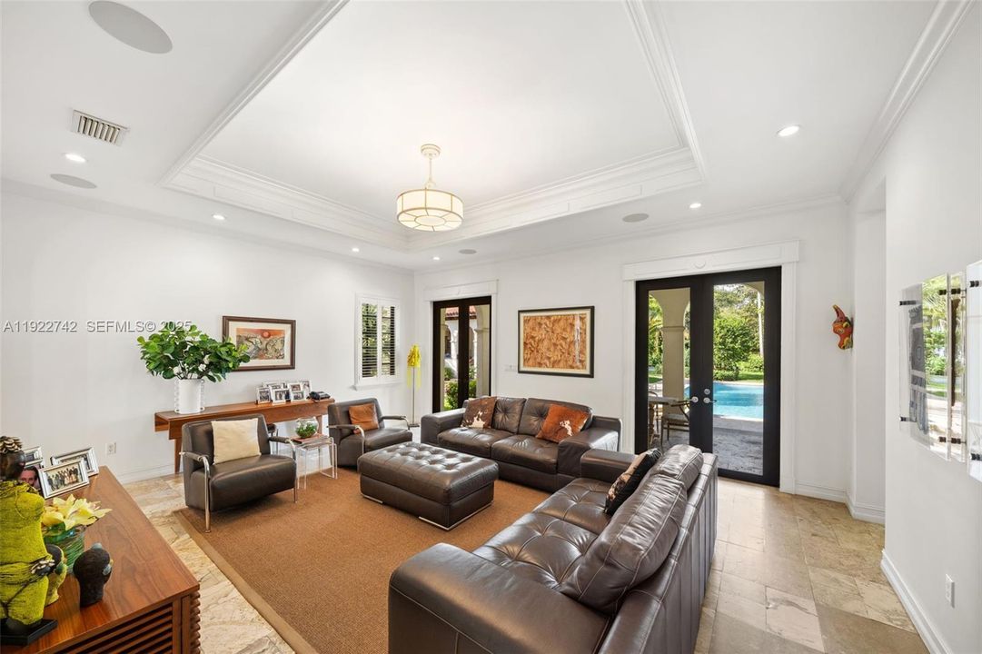 For Sale: $6,495,000 (7 beds, 7 baths, 7046 Square Feet)