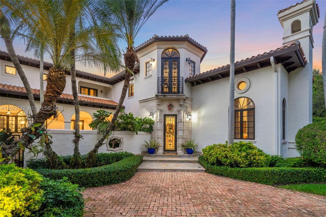For Sale: $6,495,000 (7 beds, 7 baths, 7046 Square Feet)