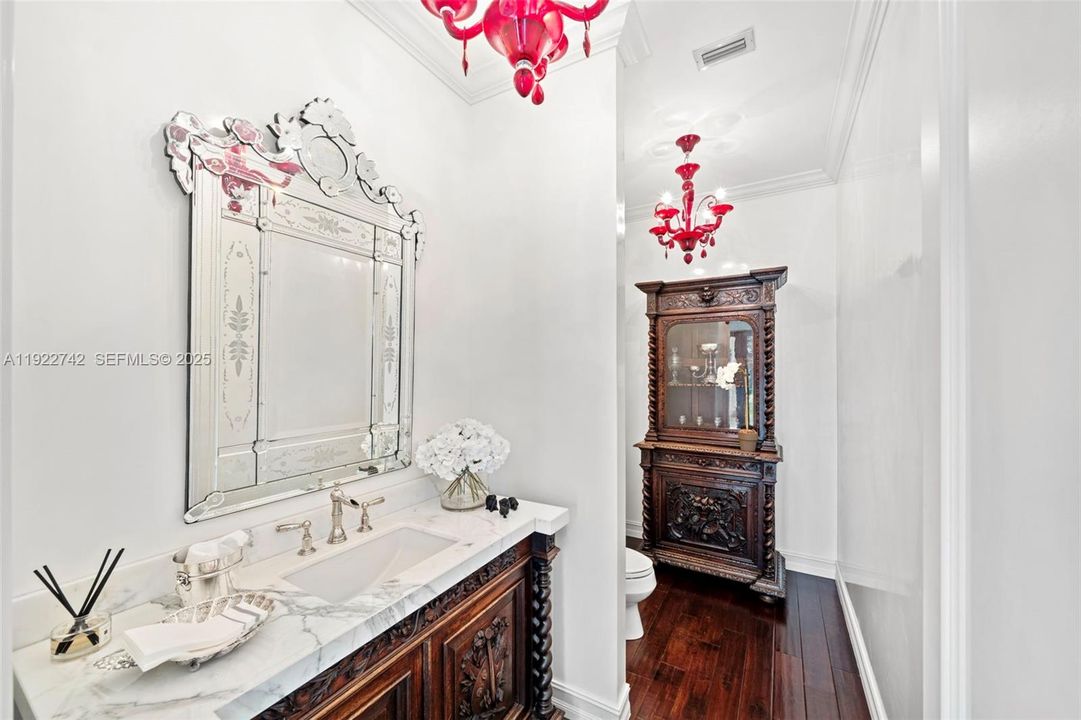 For Sale: $6,495,000 (7 beds, 7 baths, 7046 Square Feet)