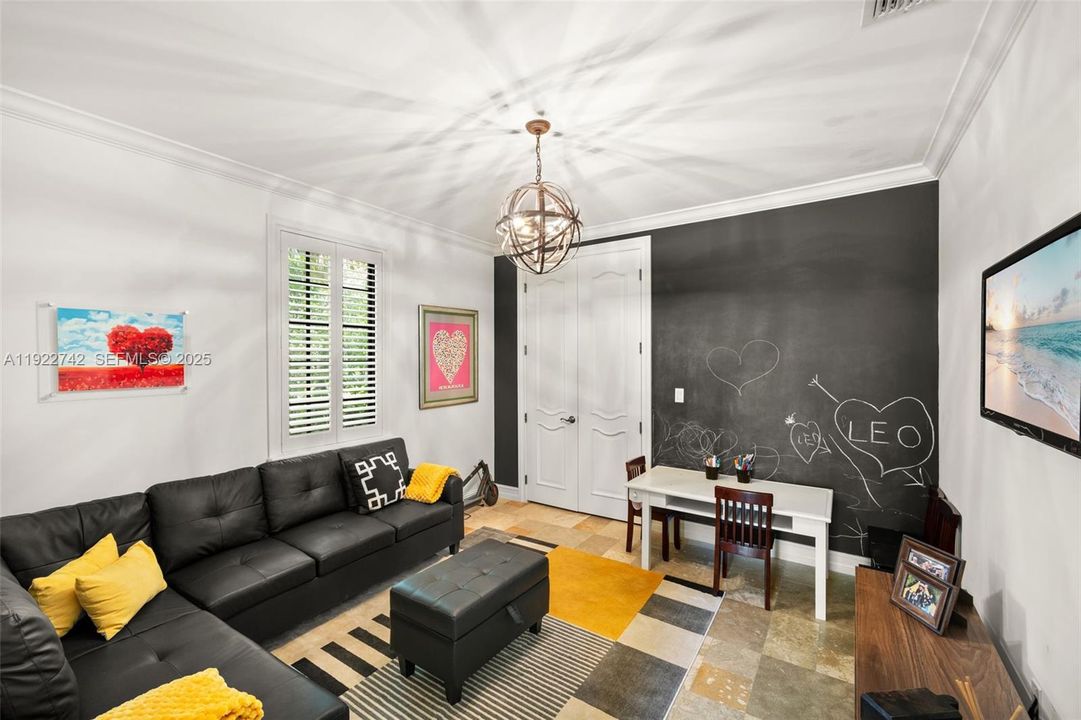 For Sale: $6,495,000 (7 beds, 7 baths, 7046 Square Feet)