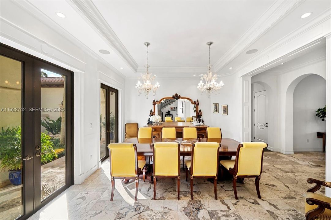For Sale: $6,495,000 (7 beds, 7 baths, 7046 Square Feet)