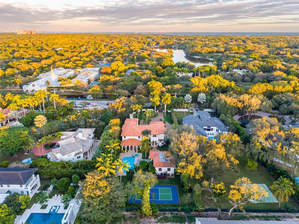 For Sale: $6,495,000 (7 beds, 7 baths, 7046 Square Feet)