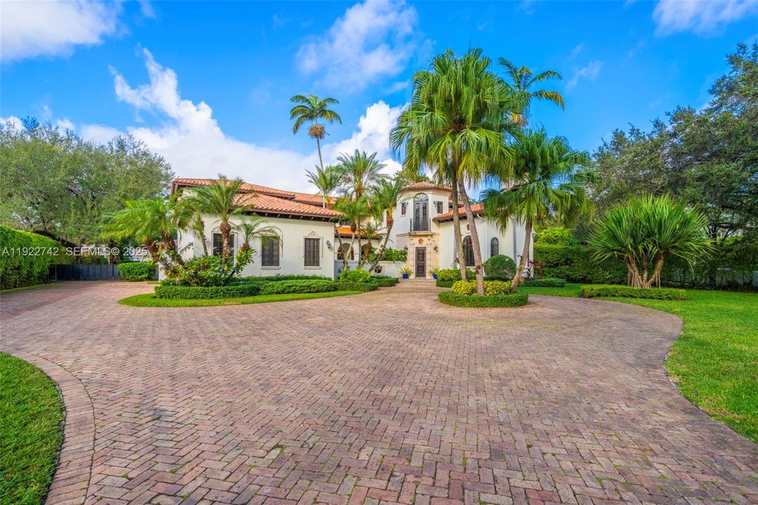 For Sale: $6,495,000 (7 beds, 7 baths, 7046 Square Feet)