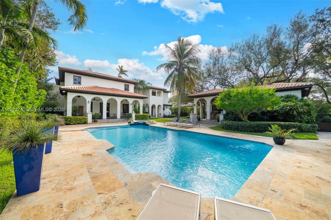For Sale: $6,495,000 (7 beds, 7 baths, 7046 Square Feet)