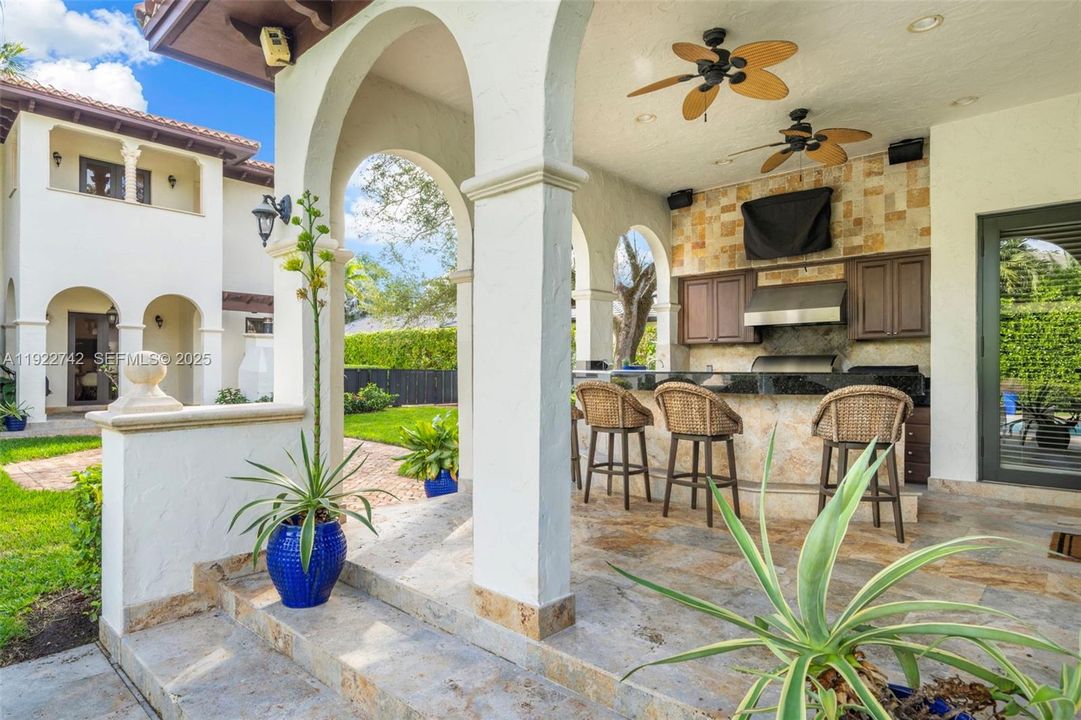 For Sale: $6,495,000 (7 beds, 7 baths, 7046 Square Feet)