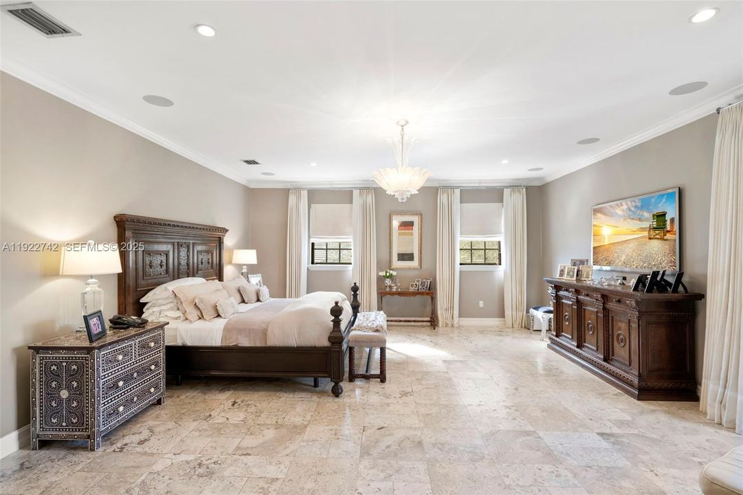 For Sale: $6,495,000 (7 beds, 7 baths, 7046 Square Feet)