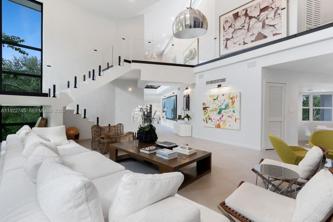 For Sale: $5,990,000 (6 beds, 5 baths, 7300 Square Feet)