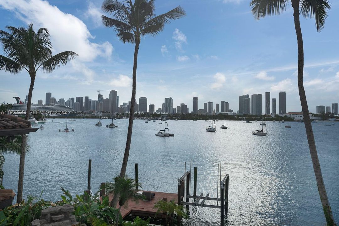 For Rent: $85,000 (5 beds, 5 baths, 6090 Square Feet)