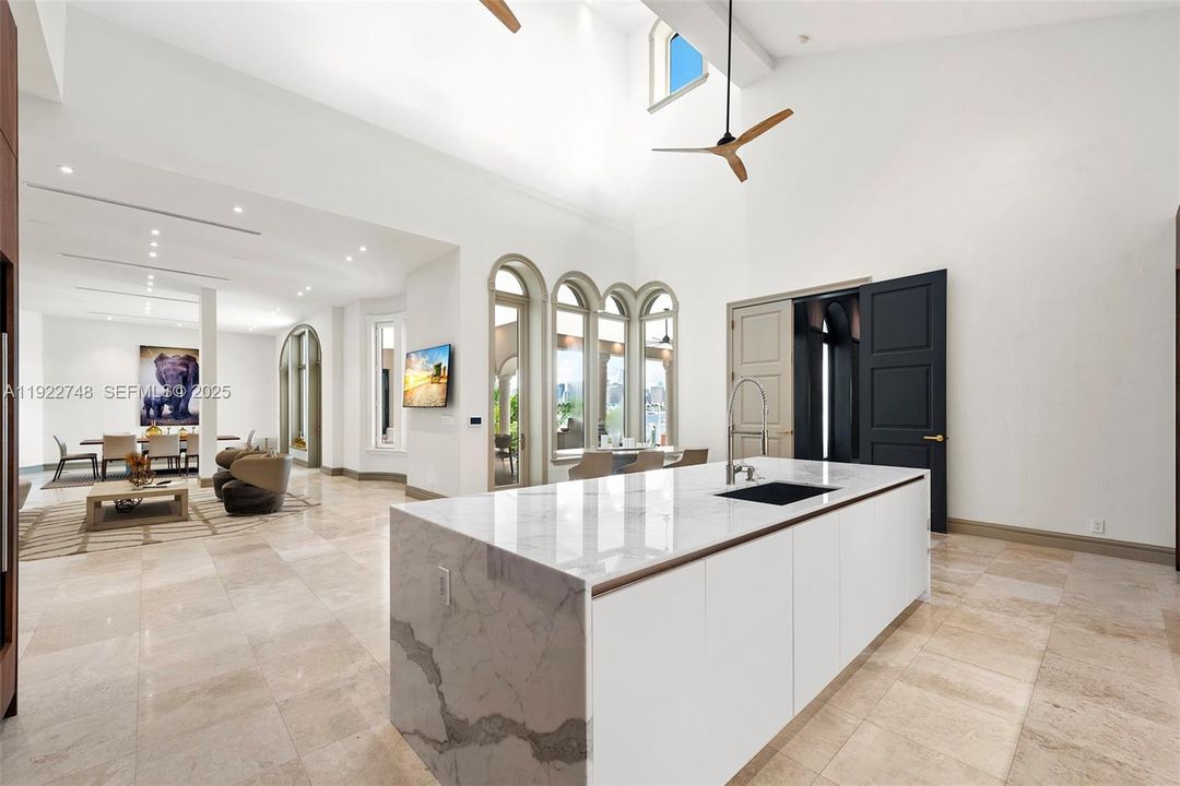 For Rent: $85,000 (5 beds, 5 baths, 6090 Square Feet)