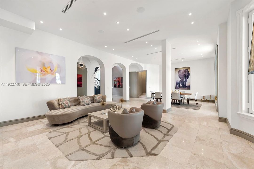 For Rent: $85,000 (5 beds, 5 baths, 6090 Square Feet)