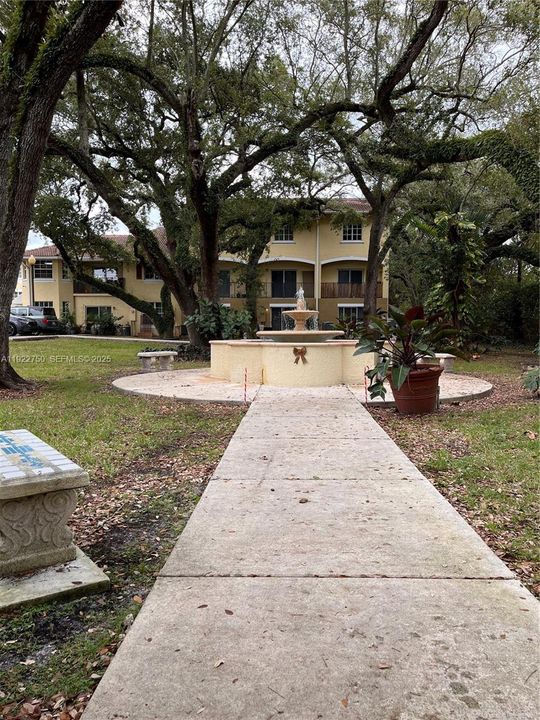 出租: $3,300 (2 贝兹, 2 浴室, 1282 平方英尺)