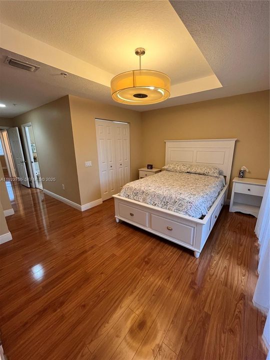 出租: $3,300 (2 贝兹, 2 浴室, 1282 平方英尺)