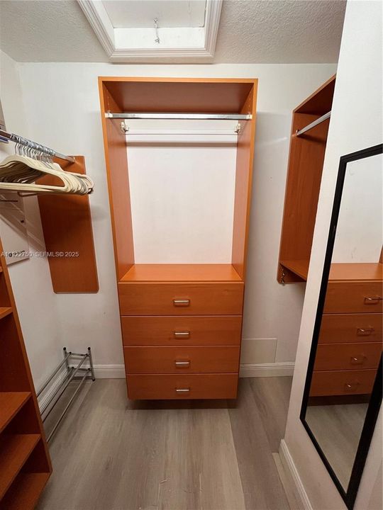 出租: $3,300 (2 贝兹, 2 浴室, 1282 平方英尺)