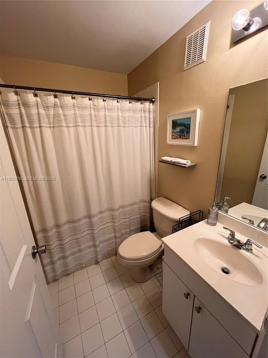 出租: $3,300 (2 贝兹, 2 浴室, 1282 平方英尺)