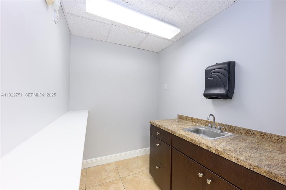 В аренду: $33 (0 спален, 0 ванн, 0 Квадратных фут)