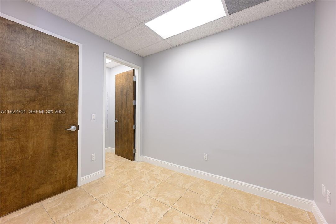 В аренду: $33 (0 спален, 0 ванн, 0 Квадратных фут)