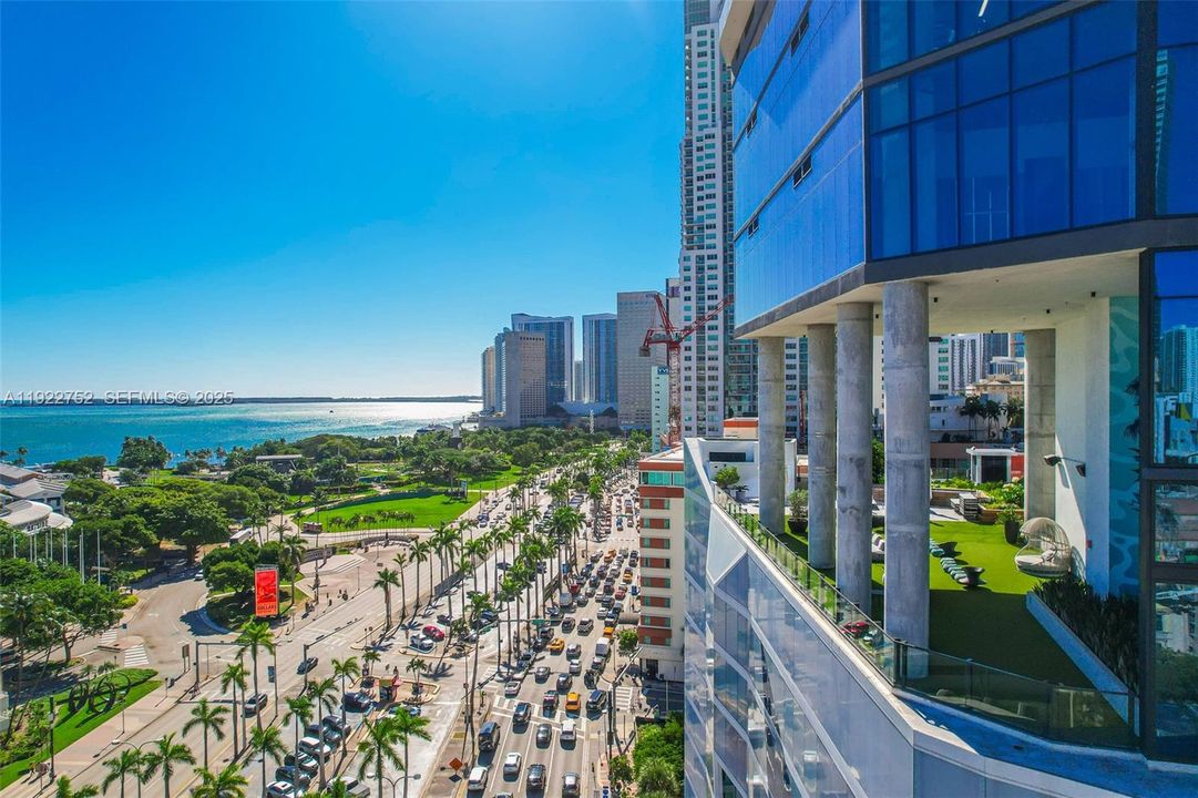 For Sale: $699,000 (1 beds, 1 baths, 626 Square Feet)