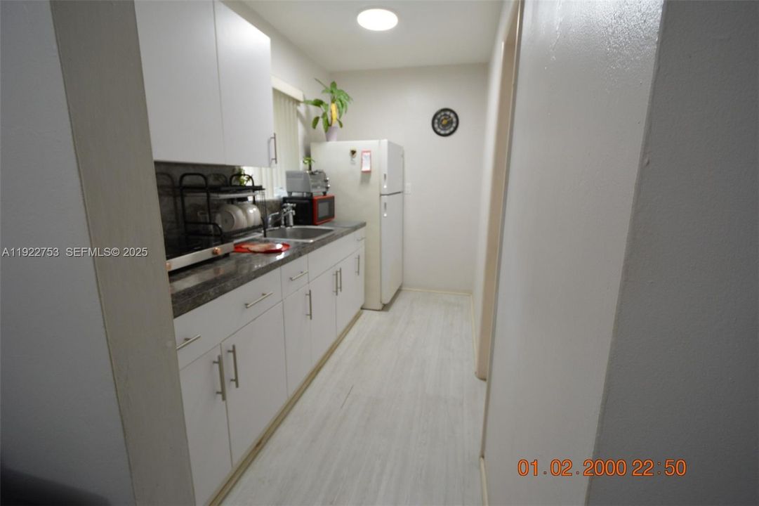 For Sale: $925,000 (5 beds, 3 baths, 2318 Square Feet)