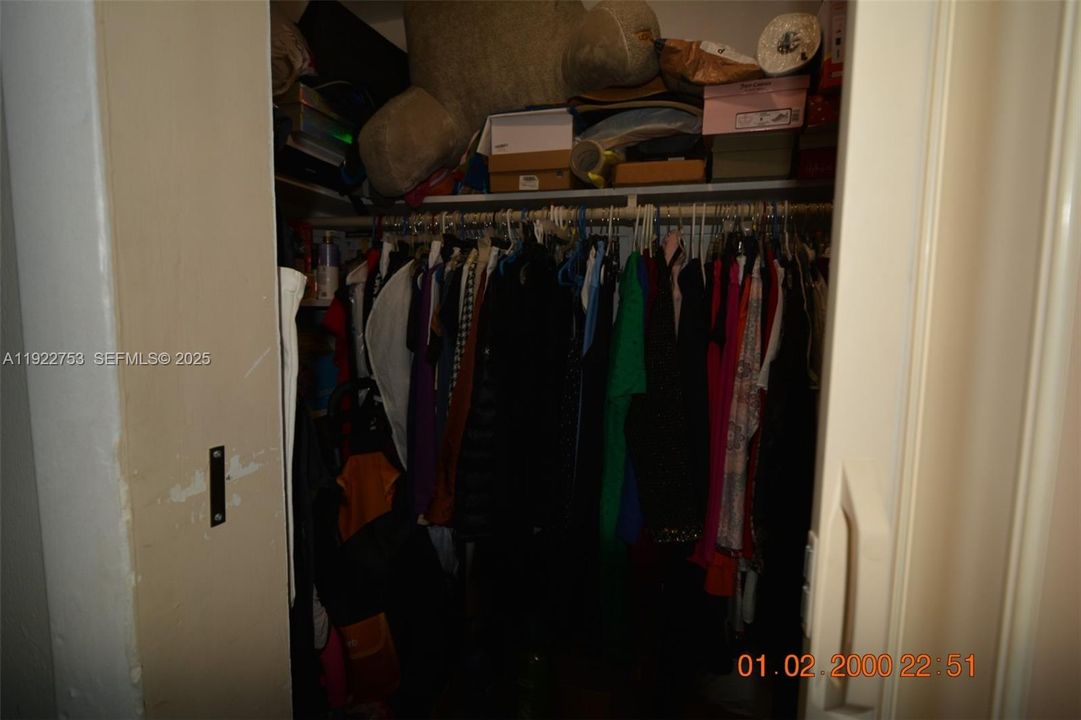 For Sale: $925,000 (5 beds, 3 baths, 2318 Square Feet)