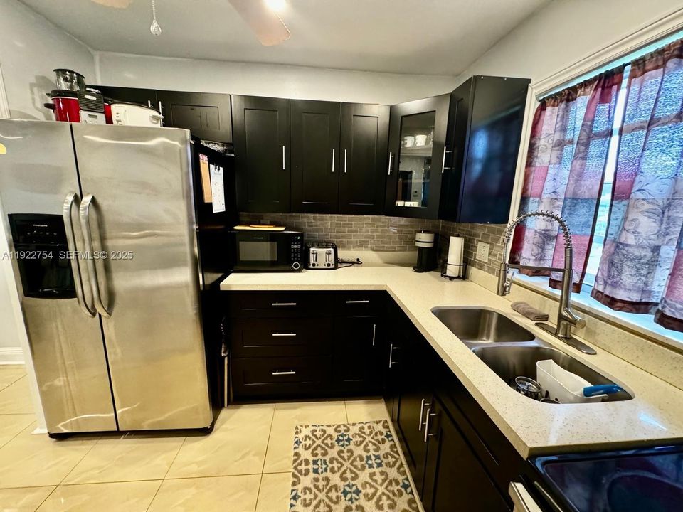 En Venta: $155,000 (2 camas, 1 baños, 880 Pies cuadrados)